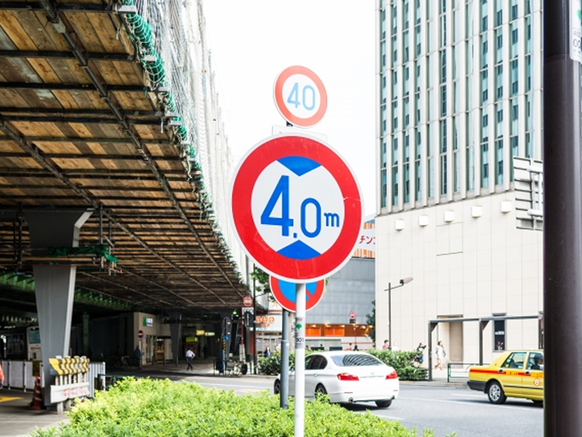 路面標示・ラインの施工風景